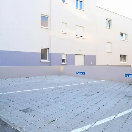 דירה With A Parking Space Podstrana, Split - 20280 פודסטראנה